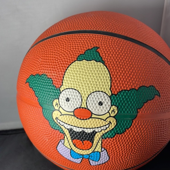 Universal Studios Simpsons Basketball - Picture 2 of 4